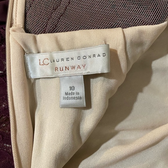 LC Lauren Conrad Runway Lace dress - Picture 5 of 8